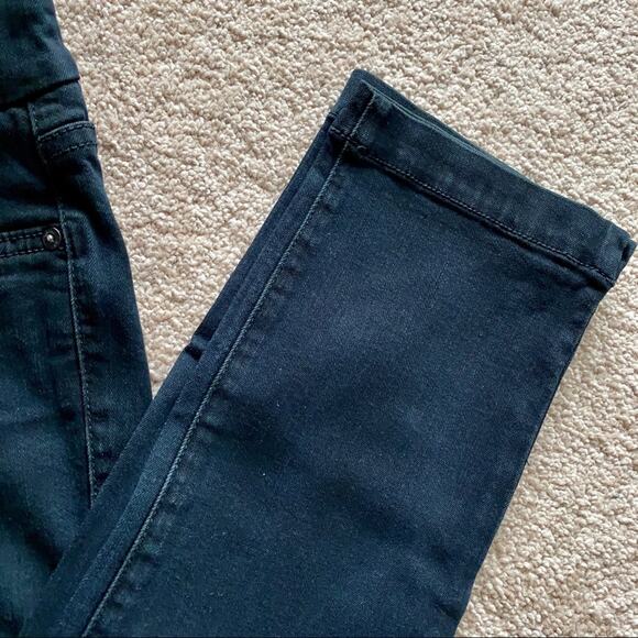 Level 99 Lily Crop Skinny Straight Black Denim Size 26 - Picture 2 of 9